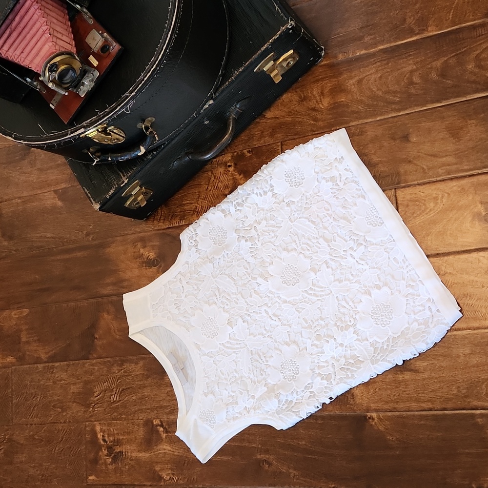 Loft lace front sleeveless tee